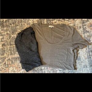 Flowy Aritzia t-shirts (set of 2)